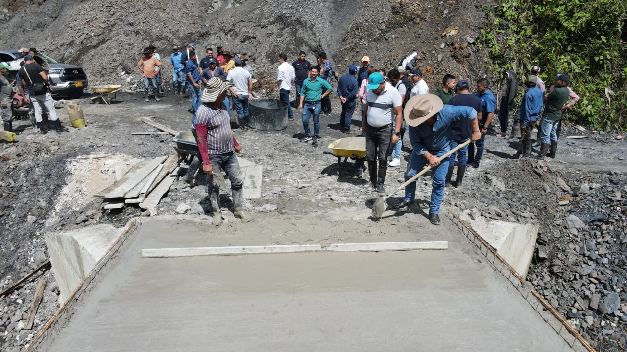 Gobernador Zorro visitó las obras que se ejecutan en Chámeza – Noticias ...